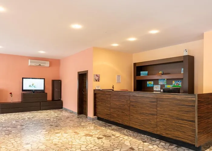 ескана Hotel 2*