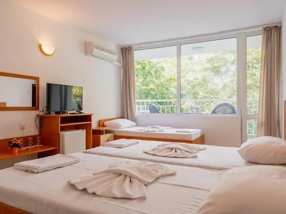 ескана Hotel 2*